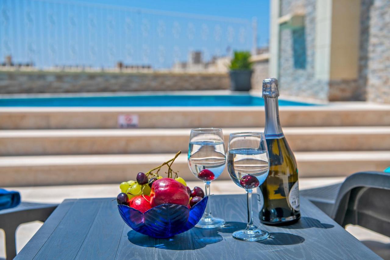 Ta' Dun Martin And Taz-Zija Bed And Breakfast Nadur Esterno foto